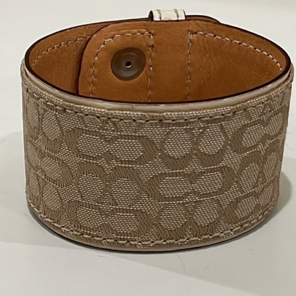 COACH :: WRAP BRACELET